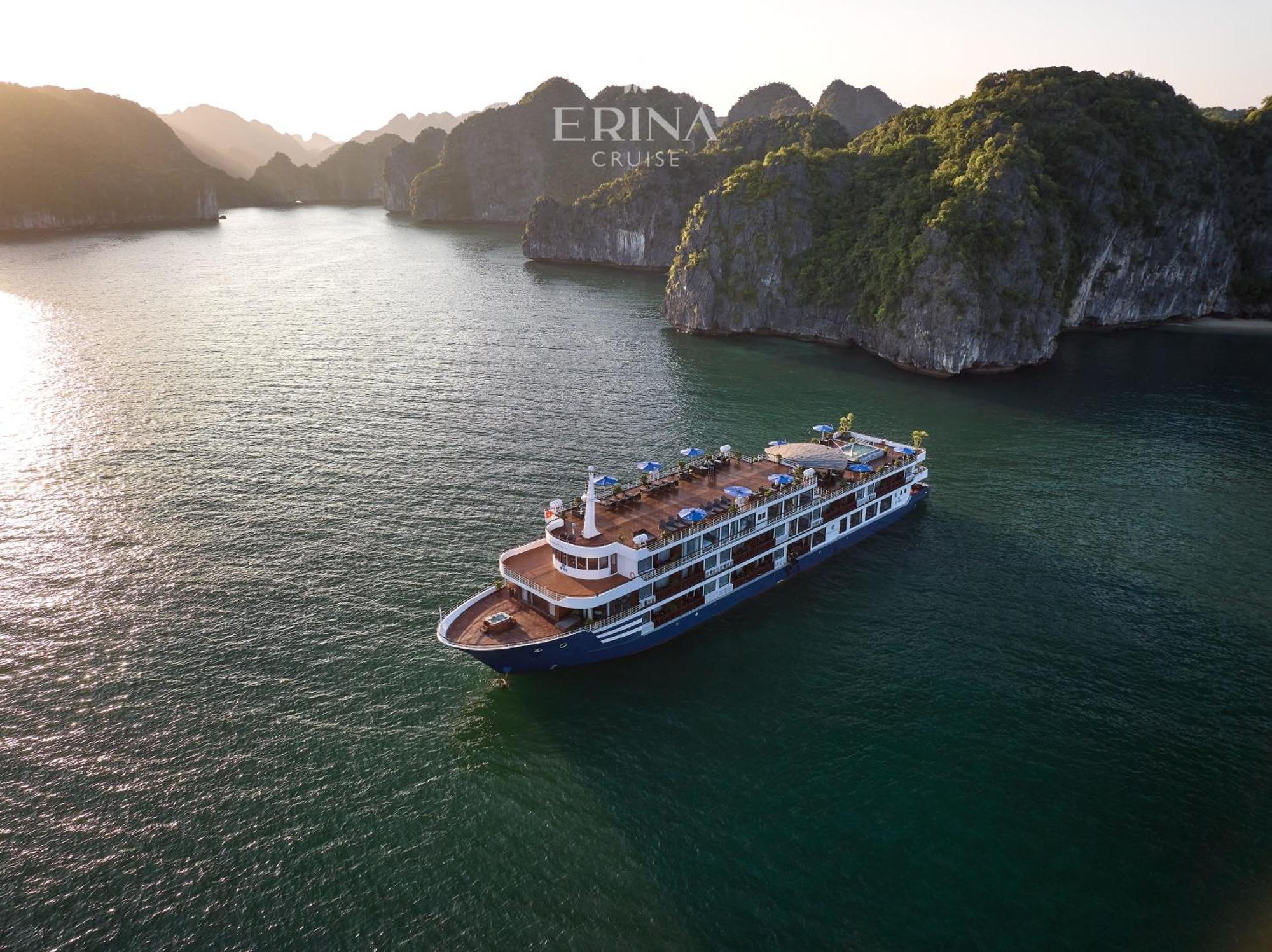 Rosa Cruise  Hạ Long
