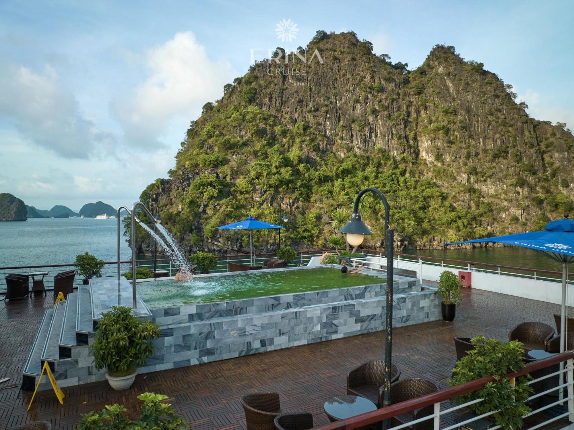 Rosa Cruise 5* Hạ Long
