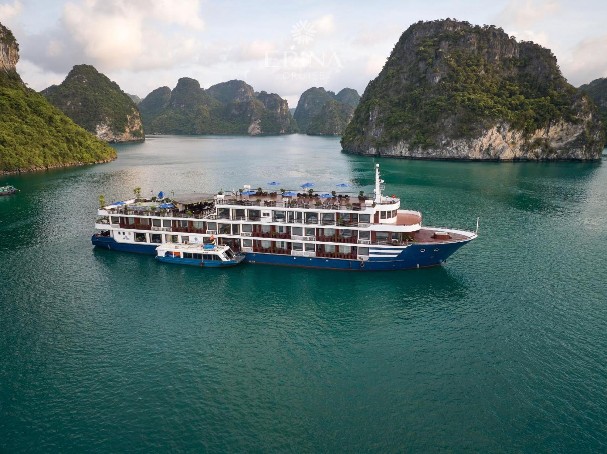 Rosa Cruise Hạ Long