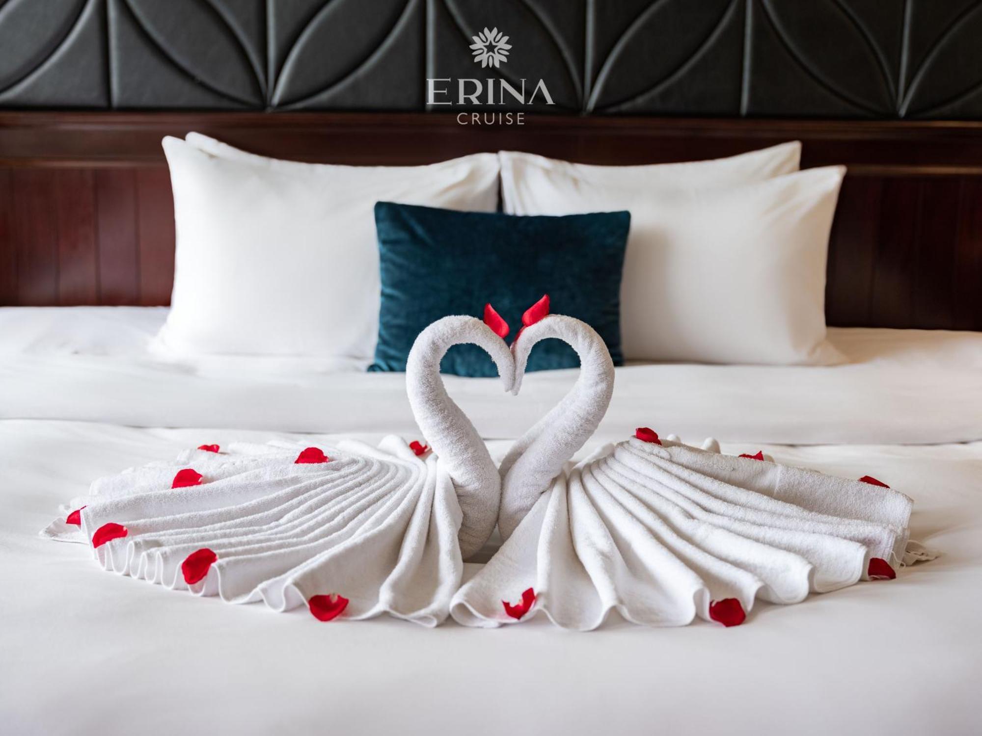 Rosa Cruise 5* Hạ Long